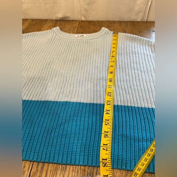 🩵 525 – Blue Colorblock Cotton Knit Sweater – Size M/L (based on measurements) - Picture 7 of 7